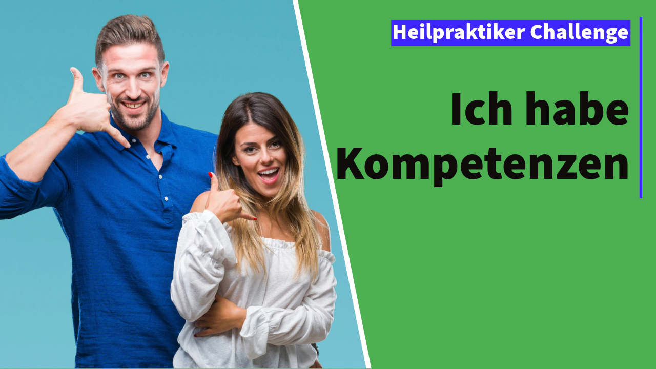 Lächelnder Mann deutet ein Telefonzeichen am Ohr an, daneben zeigt eine Frau mit dem Daumen auf ihn – gelöste Stimmung beim Wiederholen von Abwehrmechanismen